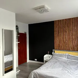 Modern En Bedroom Close To City Centre Leeds (West Yorkshire)